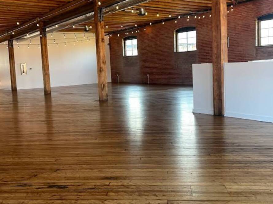 Sandless vs. Traditional Floor Refinishing Which Should You Choose